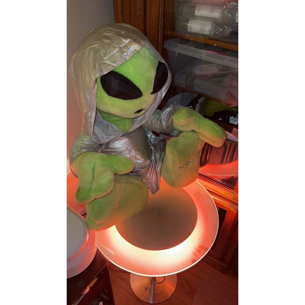 VTG Y2K Kellytoy Roswell NM Alien Plush Spacecore Silver Suit UFO Kawaii 24" - Picture 3 of 15